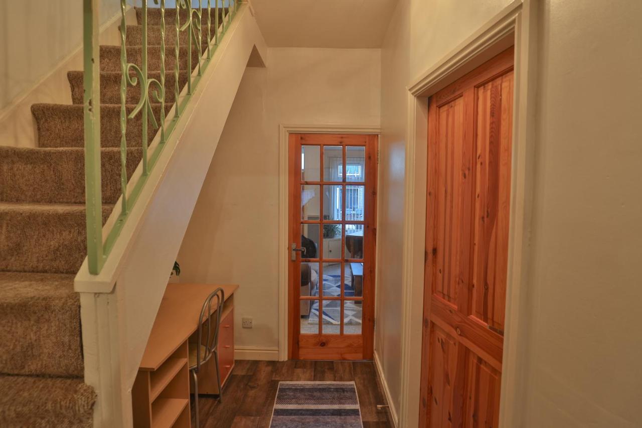 Devon St - Cozy Home, Free Easy Parking! Kingston upon Hull Exterior foto